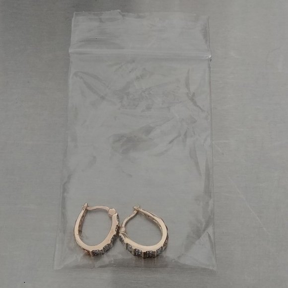 925 R CHINA SILVER - GOLD TONE HUGGIE EARRINGS WHITE CZ - Picture 10 of 11